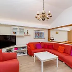 דירה Macan