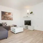 Macan דירה *