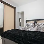 דירה Macan