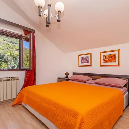 Appartamento Macan Cavtat